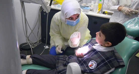 بالصور.. عيادة متنقلة للأسنان بجمعية الأطفال المعوقين بمكة