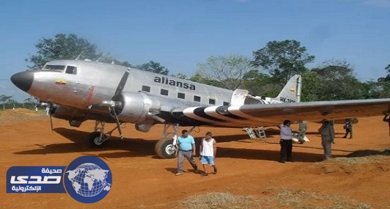طائرة تحمل الكتاكيت والركاب في كولومبيا