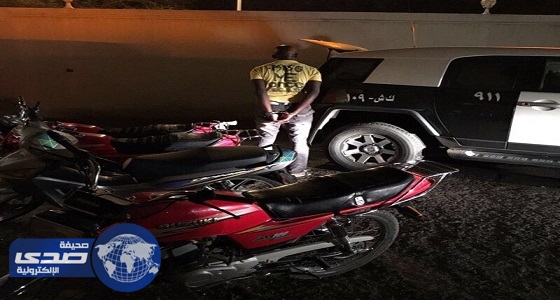 صور.. شرطة مكة تضبط  130 دراجة نارية و60 مخالفا