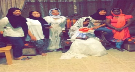 مواطنة تقيم حفل زفاف متكامل لخادمتها.. وردة فعل غريبة من العروس