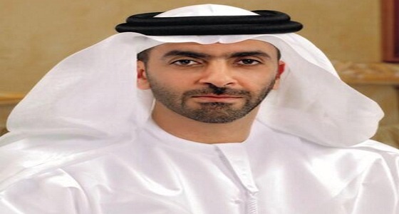 بالفيديو.. وزير داخلية الإمارات يلبي طلب أحد أبناء الشهداء