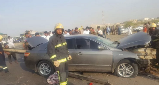 بالصور.. مصرع باكستانية وابنتها إثر حادث مروري بجازان