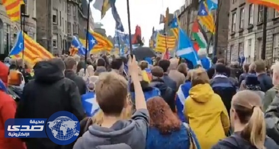 بالفيديو.. مظاهرات في اسكتلندا تضامناً مع شعب كتالونيا