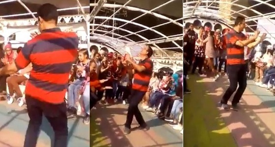 بالفيديو.. معلم يرقص باحترافيه وسط طالباته في رحلة مدرسية