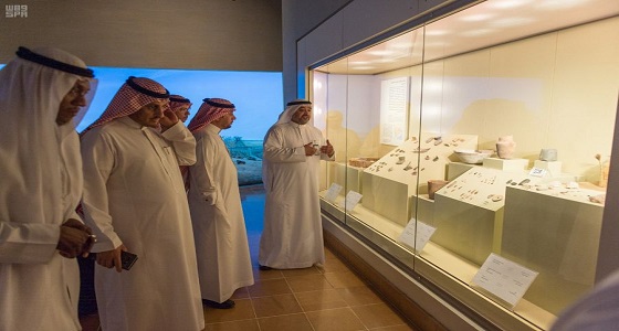 أعضاء مجلس الشورى يزورون معرض روائع آثار المملكة