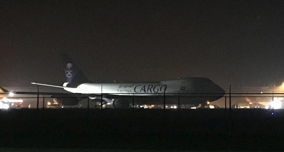 طائرة الخطوط السعودية تتعرض لحادث أثناء إقلاعها من مطار هولندي