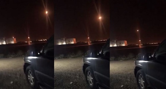 بالفيديو.. قوات الدفاع الجوي تعترض صاروخًا باليستيًا شمال الرياض