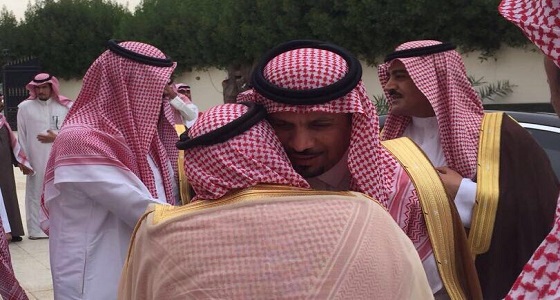 الأمير خالد بن عيّاف يعزّي أسرتي بن شويه والمتحمي