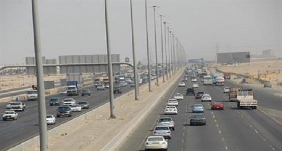 مواطن يطارد لصاً في جدة لاستعادة 300 ألف ريال