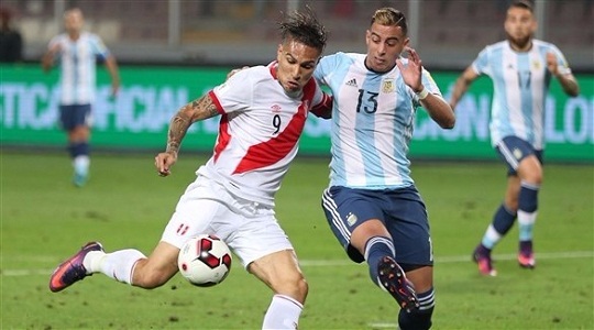 الفيفا يمنع قائد منتخب بيرو من مونديال روسيا