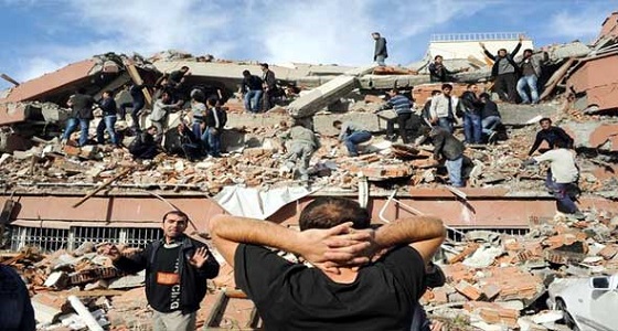 مقتل وإصابة 230 شخصا في زلزال ضرب إيران