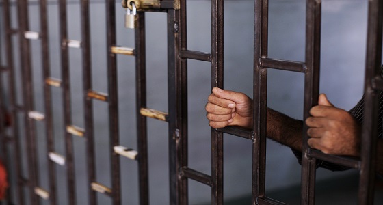 سجن ساحر 6 أعوام و300 جلدة في جدة
