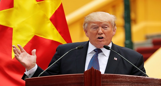 ترامب من فيتنام: مستعد للتوسط في حل الخلاف بشأن بحر الصين الجنوبى