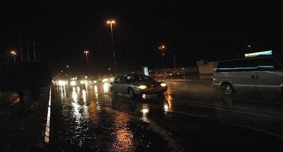 فيديو.. هطول أمطار متوسطة على الرياض