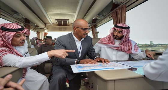 بالصور.. أمير مكة المكرمة بالنيابة يتفقد مطار جدة الجديد