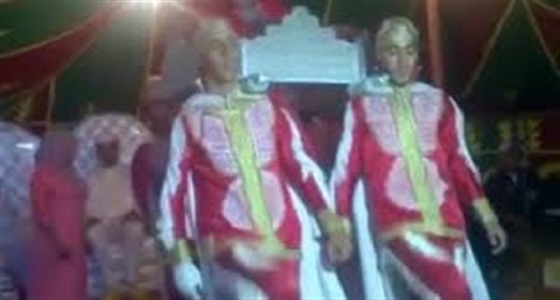 بالفيديو.. سقوط مروع لفتاة في حفل زفافها