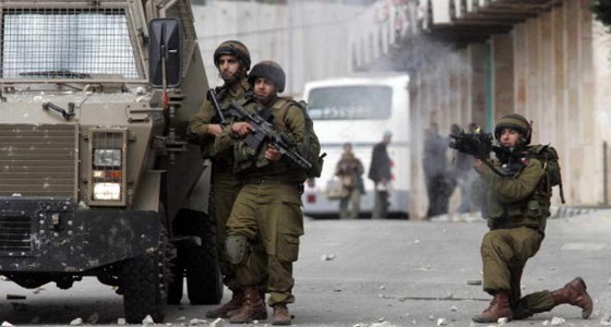 إصابة شاب فلسطيني برصاص جنود الاحتلال