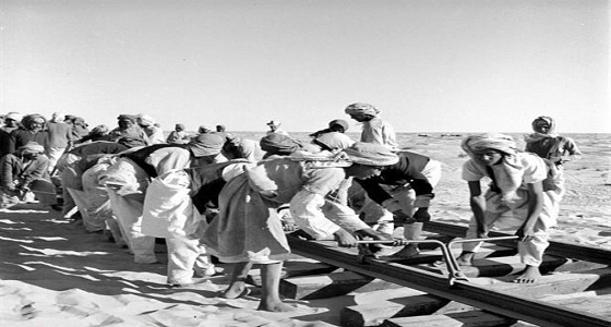 صور نادرة لعملية تركيب سكة حديد &#8221; الدمام- الرياض &#8221; قبل 70 عاما