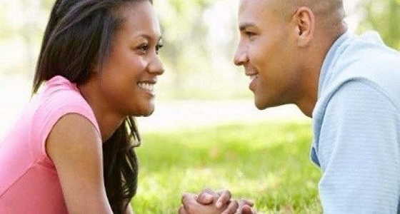 5 مؤشرات تؤكد أن زوجك جاد في علاقته معك