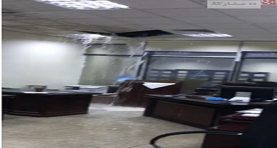 بالفيديو.. كسر بتمديدات المياه يغرق طوارئ مستشفى طبرجل ‎