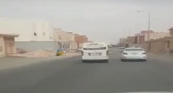 فيديو| حافلة مدرسية تسير بسرعة جنونية بالرياض.. والمرور تحقق مع السائق