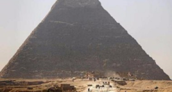 مصر: علماء آثار يكتشفون تجويفا ضخما بحجم طائرة داخل هرم خوفو