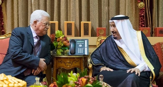 خادم الحرمين يعقد جلسة مباحثات رسمية مع رئيس دولة فلسطين