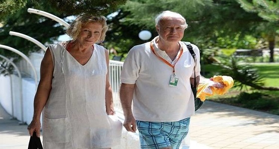 إعلامي مشهور يتخلص من عذاب مرض السرطان بالانتحار