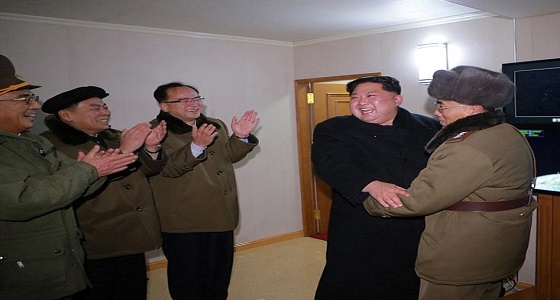 شاهد.. أول صور من كوريا الشمالية عن أكبر صاروخ لديها.. وهكذا رد زعيمها
