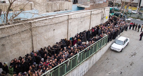 &#8221; إغاثة إيران &#8220;: 11 مليون شخص تحت خط الفقر والحكومة تجمع تبرعات من المواطنين