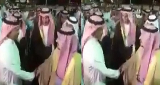 بالفيديو.. أمير الرياض يمازح يوسف الثنيان بعد خسارة الهلال
