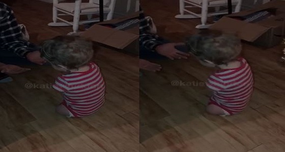 فيديو مؤثر لطفل بدون ذراعين وساقين يمشي لأول مرة