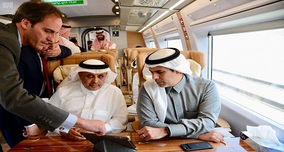 بالصور.. وزير النقل يستقل قطار الحرمين في أول رحلة كاملة من المدينة إلى مكة