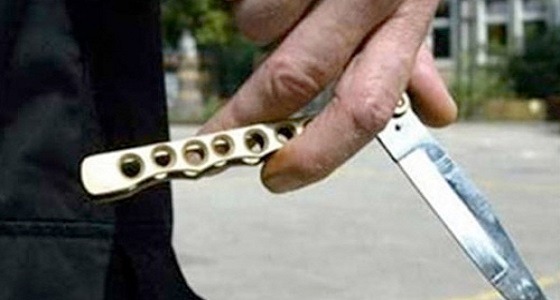 طالب ثانوي يطعن مرافق أحد الطلاب بخميس مشيط