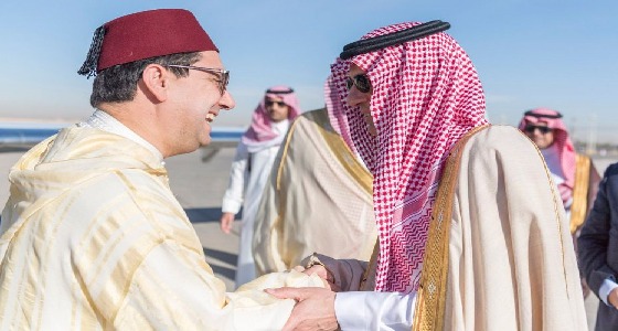 بالصور.. وزير الشئون الخارجية المغربي يصل إلى الرياض