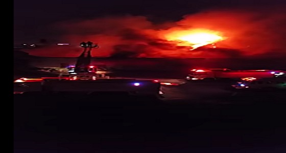 بالفيديو والصور.. اندلاع حريق هائل في جازان