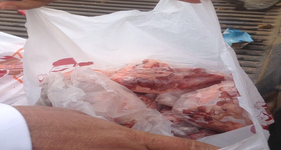 بالصور.. إغلاق 14 منشأة ومصادرة 130 كجم من الأغذية بتبوك