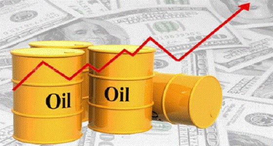 صعود النفط وتوقعات بتباطؤ نمو الخام لأمريكي
