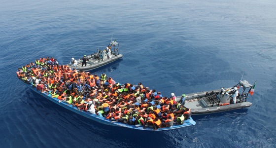 إيطاليا: إنقاذ 250 مهاجرا بالقرب من السواحل