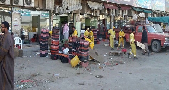 بالصور.. حجز سيارات بيع خضار مخالفة بالرياض