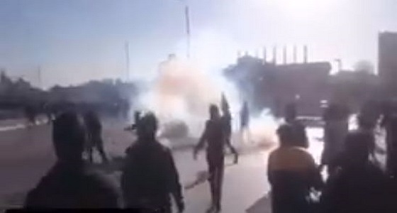 النظام الإيراني يستخدم المياه الساخنة والغازات المسلية للدموع لتفرقة المتظاهرين