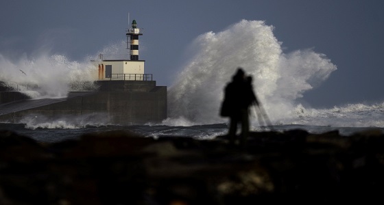 عاصفة برونو تودي بحياة شخصين في إسبانيا
