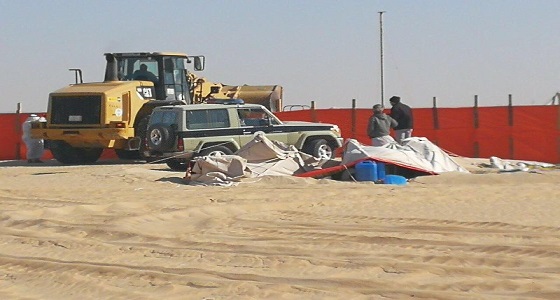 بالصور.. إزالة مخيمات من داخل حرم مطار الملك فهد
