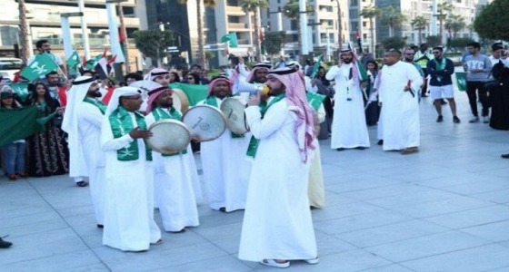 بالصور.. هكذا احتفل الطلاب السعوديون باليوم الوطني الإماراتي