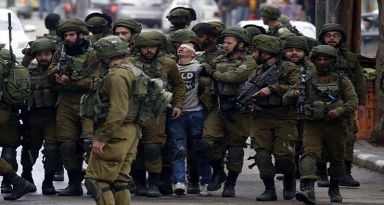 طفل فلسطيني معتقل يتحول لـ ” سبايدر مان “