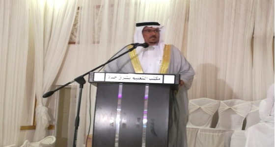 أبناء يهدون والدهم سيارة موديل 2018 بعد تقاعده من التعليم