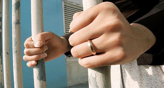 سيدة تقتل نجل شقيق زوجها وتخفي الجثة في الفرن