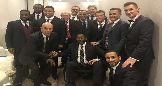 بالصور| الجابر بصحبة أساطير كرة القدم.. و ” سيلفي ” مع الرئيس الروسي