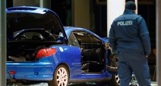 الشرطة الألمانية تعتقل رجل داهم بسيارته مقر الحزب الاشتراكي