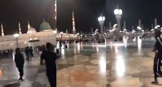 بالفيديو.. لاعبوا الهلال يزورون المسجد النبوي بعد وصولهم إلى المدينة